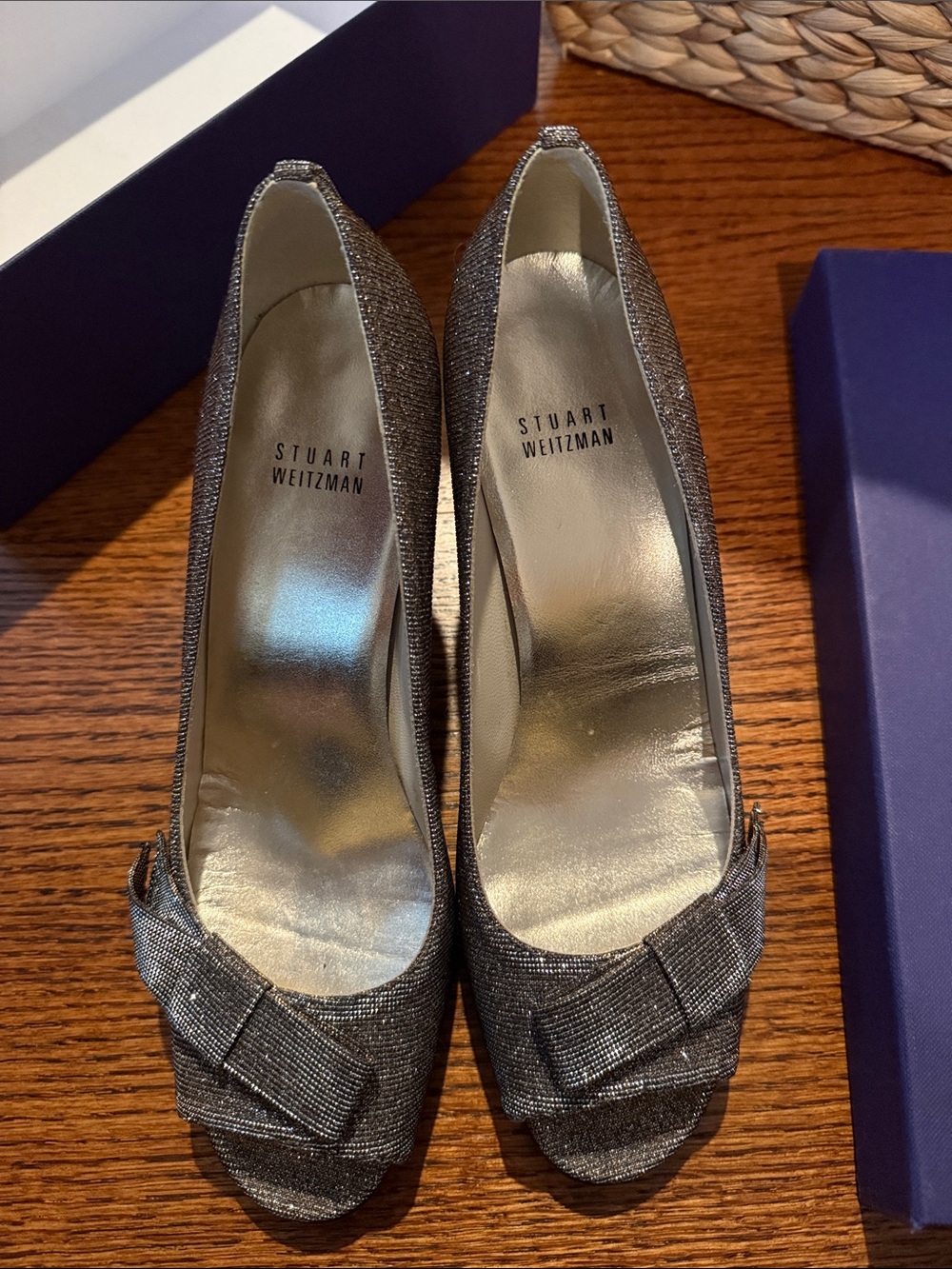 Stuart weitzman bow over heels